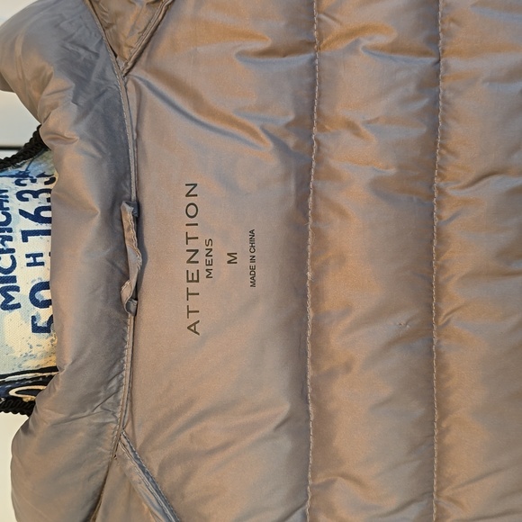 Attention Men's Medium Down puffer vest. - Picture 6 of 9